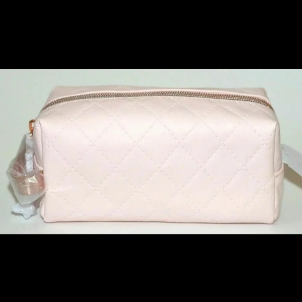 BATH & BODY WORKS BABY PINK & ROSE GOLD COSMETIC BAG POUCH BNWT SO Retired